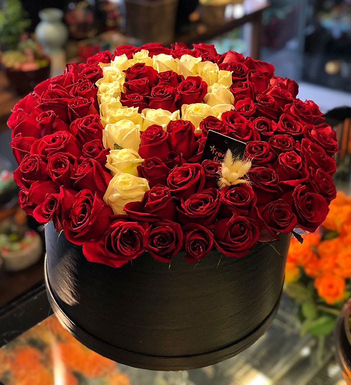 Kalpli Kutuda Harfli Güller